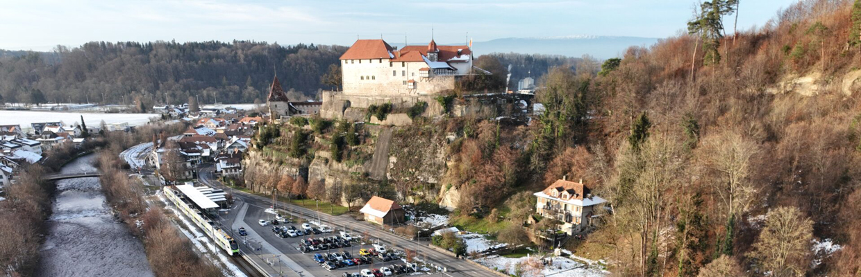 2022-12-19-dji-mavic-3-neuer-bahnhof-sense-haldenweiher-schloss-2-scaled