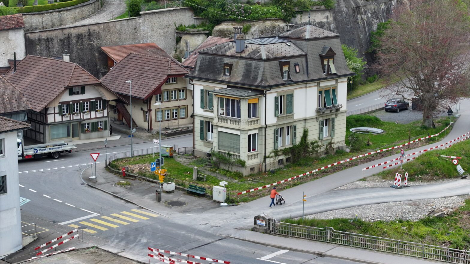 Bauarbeiten rund um die Villa Freiburghaus im Mai 2024