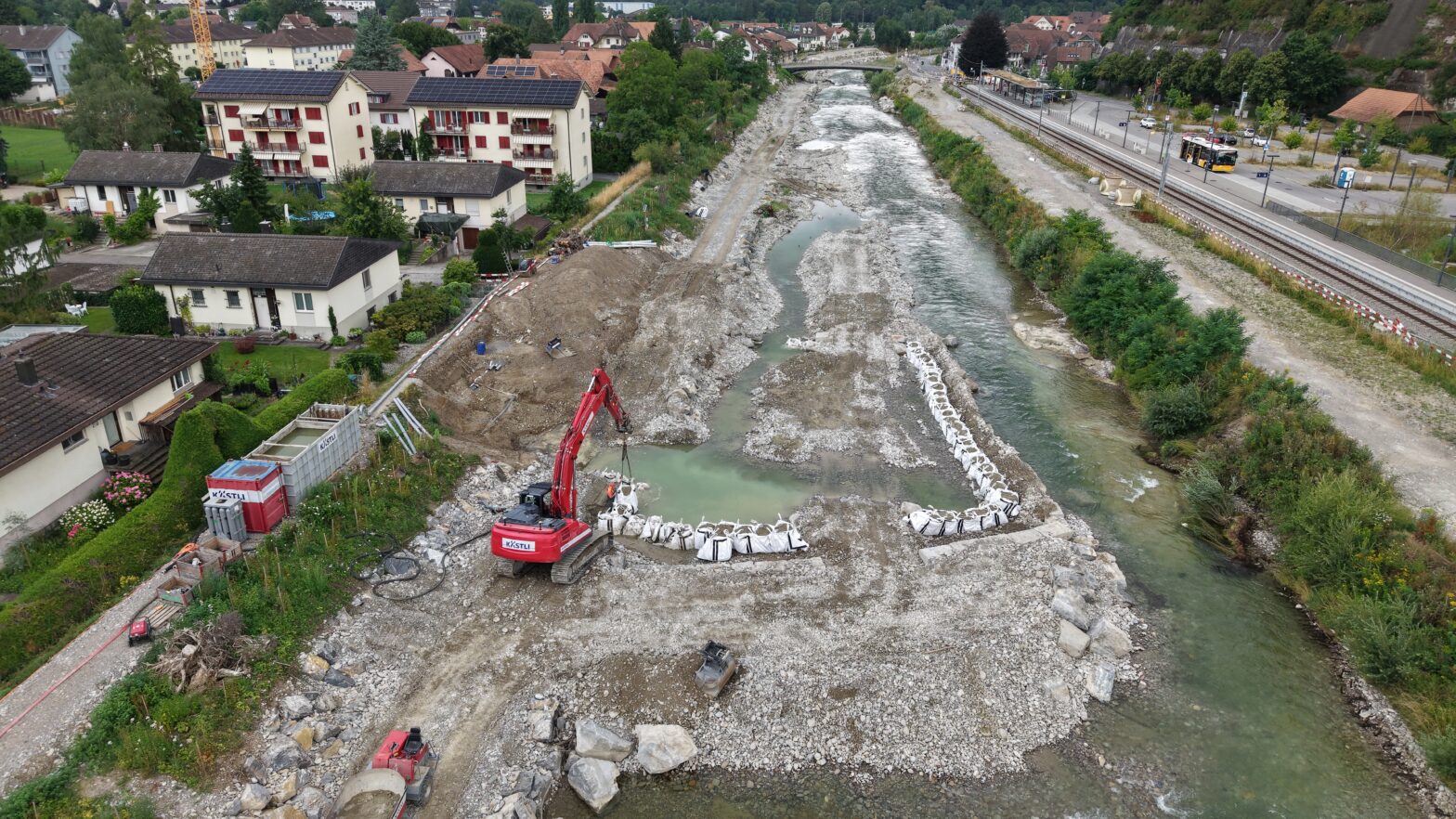 Neubau Blockrampe bei Kilometer 1.005 für Wasserleitung und Stromleitung